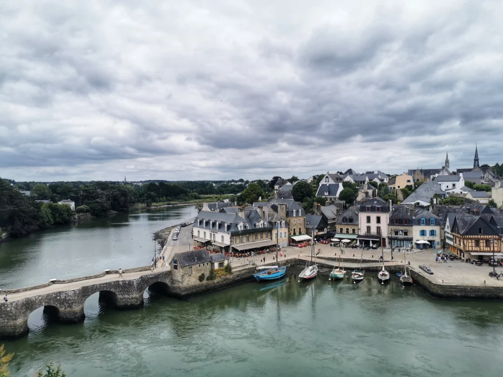 Le port historique de Saint-Goustan à Auray, cœur du secteur d'intervention de votre courtier en prêt immobilier.