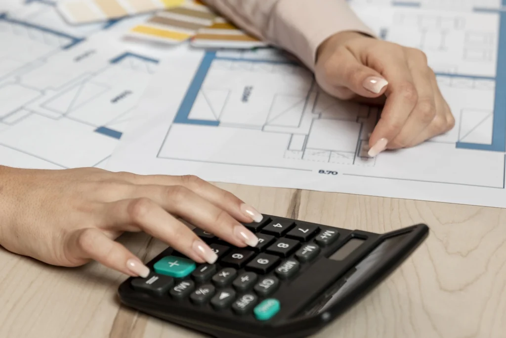 Calcul précis d'une enveloppe de financement travaux ou construction sur plan par un courtier à Liffré